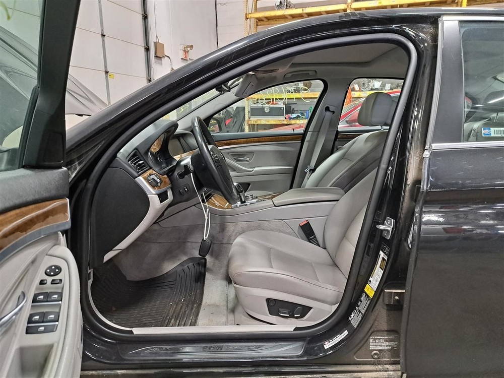 2013 528i Camera/Projector Sku#4205325