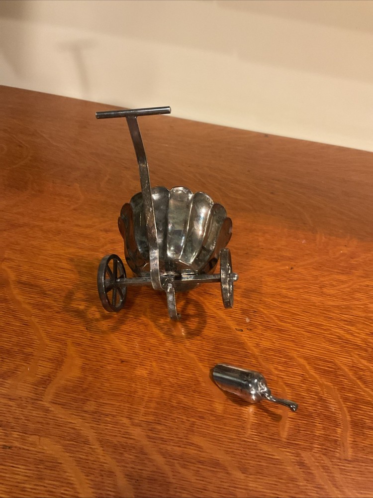 Raimond Silverplate Server Push Wagon Bowl Height 3-3/4” With Scoop.