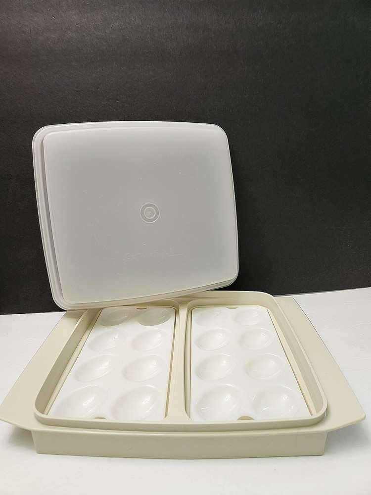#723 Tupperware Deviled Egg Keeper Tan & White 16 Eggs