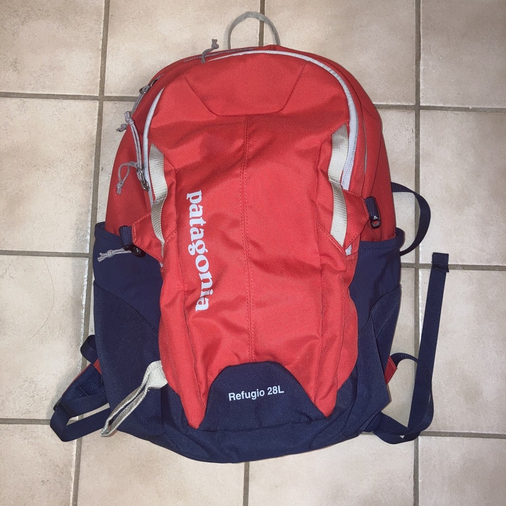 Patagonia Refugio 28L Day Pack Backpack Red Blue New READ