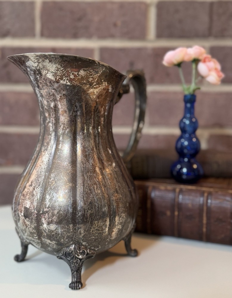 Vtg Reed & Barton Silver Plate Ornate Footed Water Pitcher w/ Ice Guard 9”