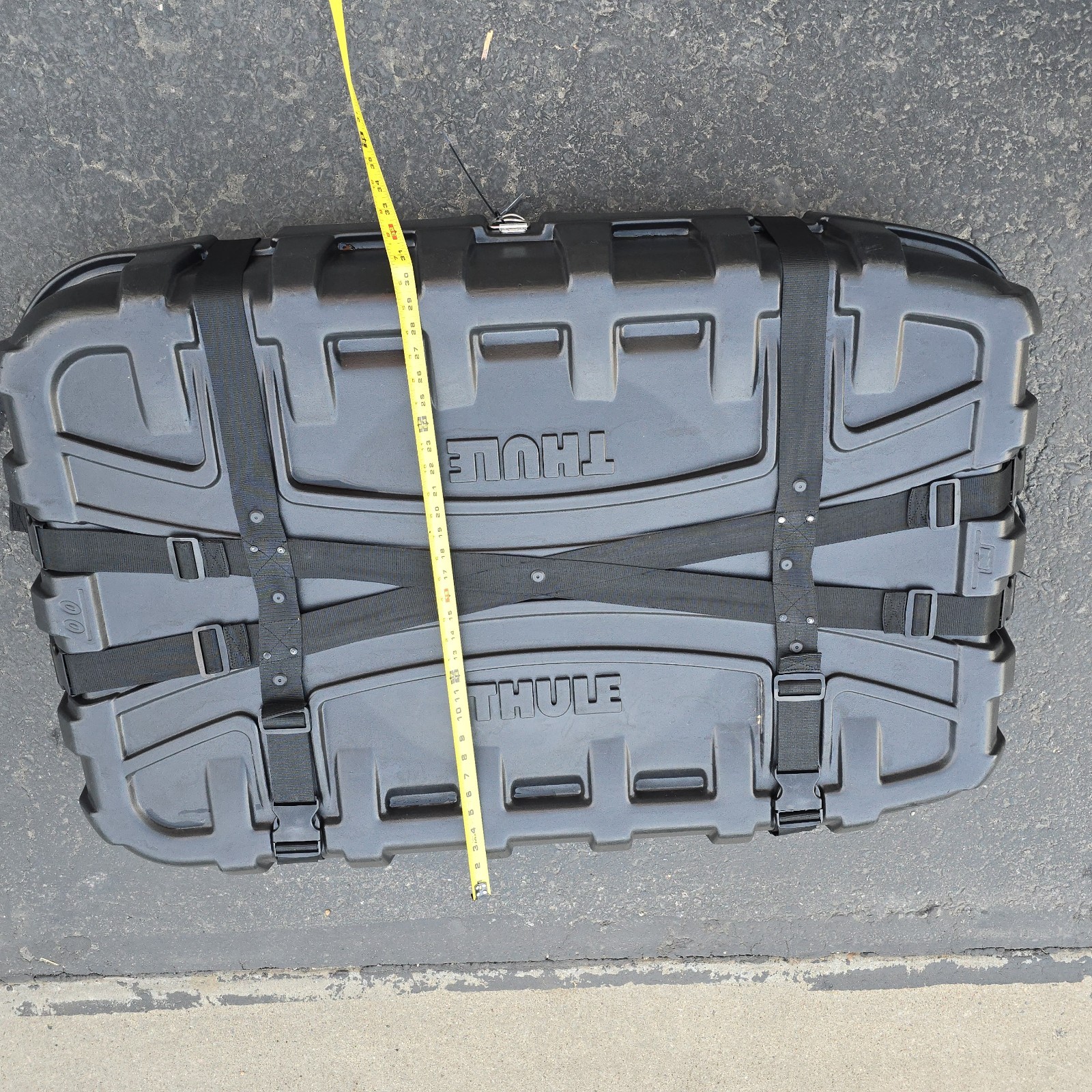 Thule Roundtrip Transition Hard Bike Travel Case - lightly used, straps, wheels