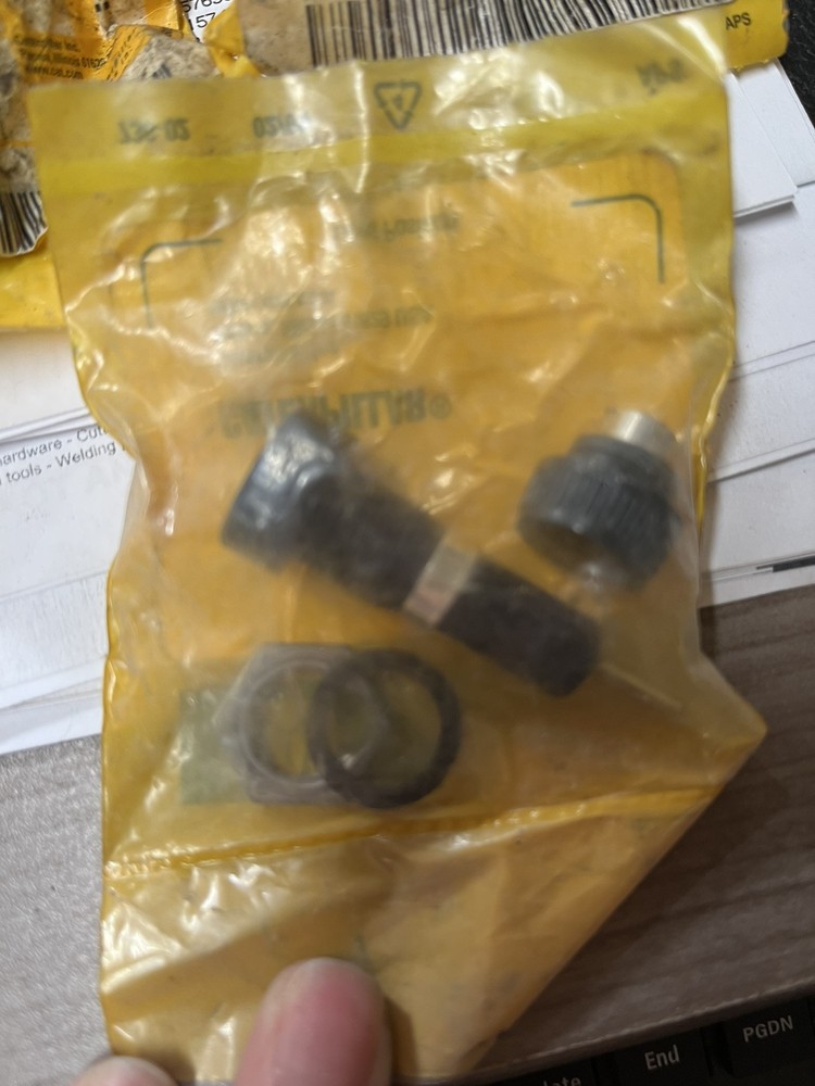 4K-5122 CAT A HOLDER
