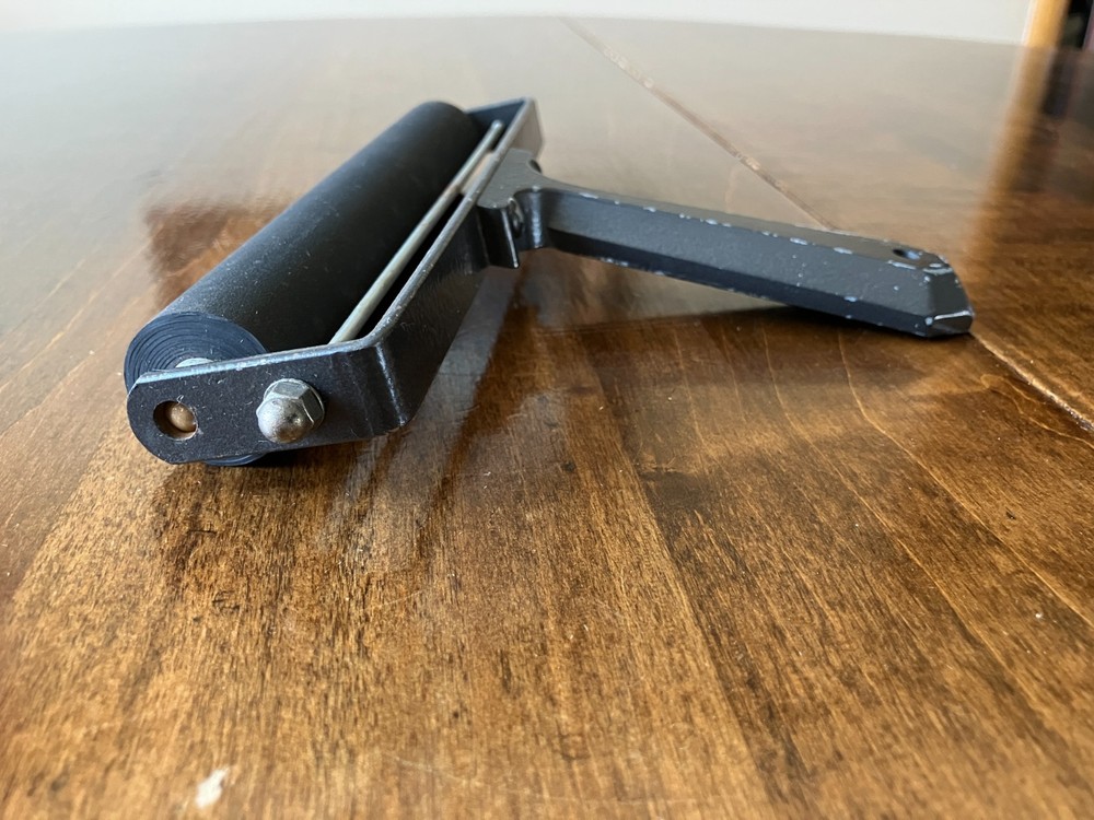 Vintage Testrite Iron & Rubber Roller