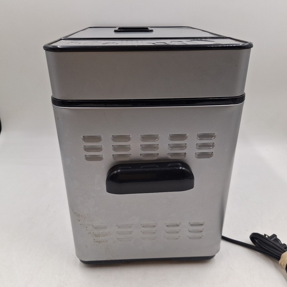 Cuisinart CBK-100 Automatic Bread Maker – Programmable Machine with Pan & Paddle