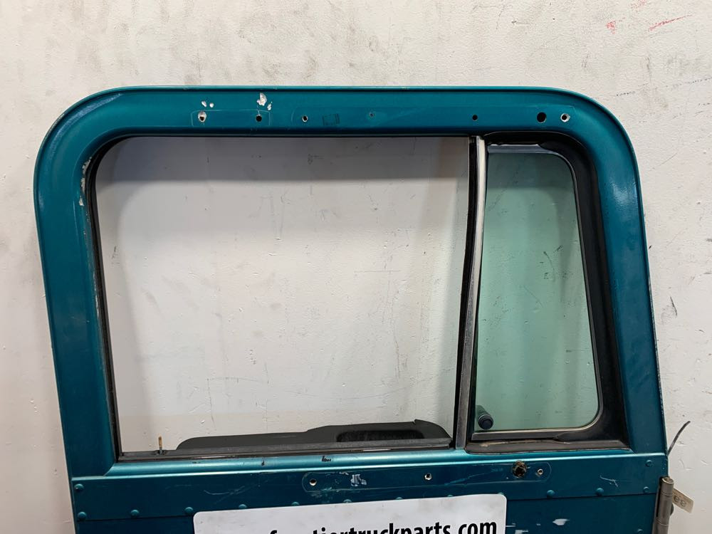 Peterbilt Door (606-13168)