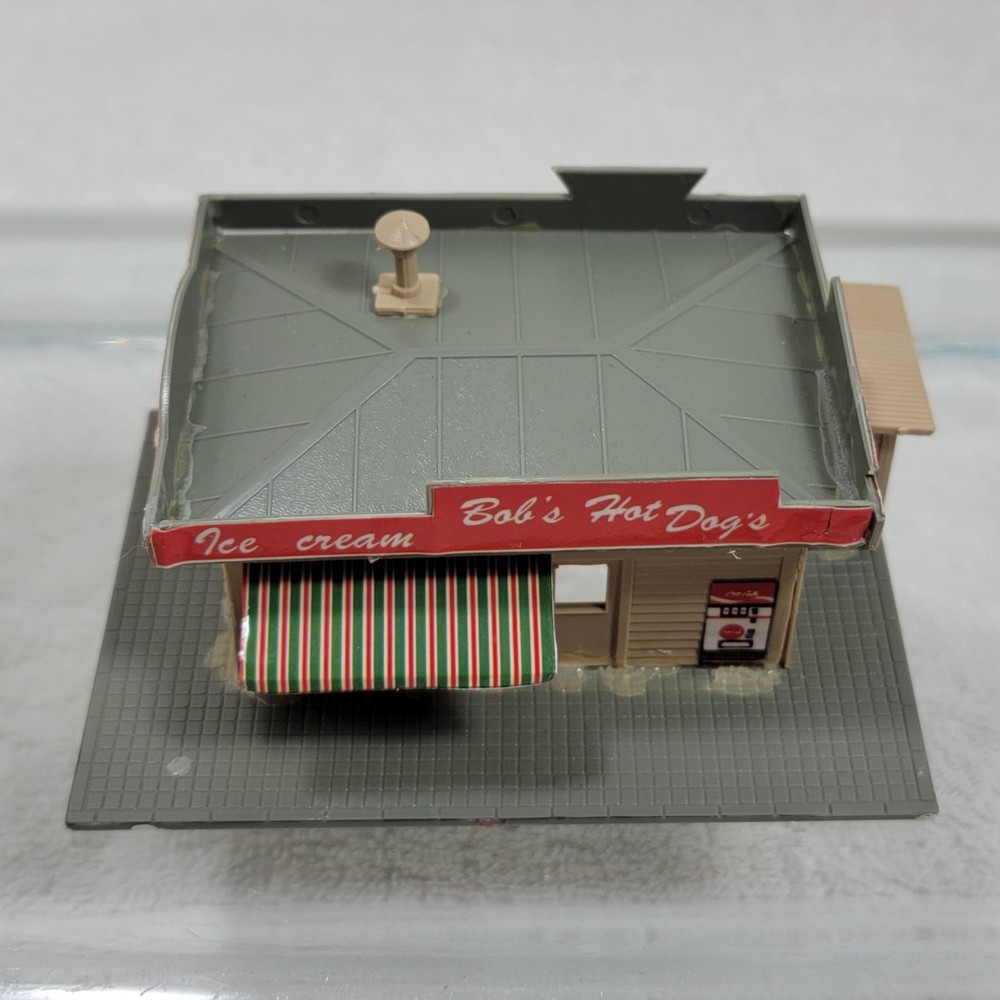 POLA BOB's HOT DOGS HO TRAIN BUILDING