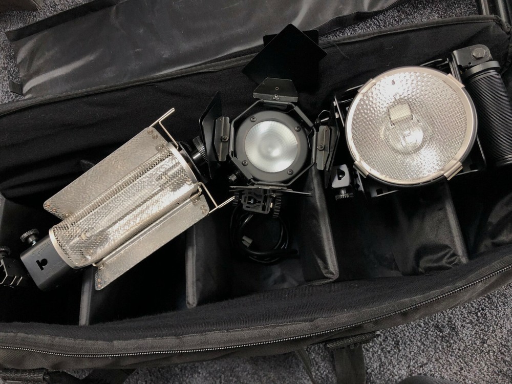 Lowel Portrait Three-Light Kit 401440 w/Case