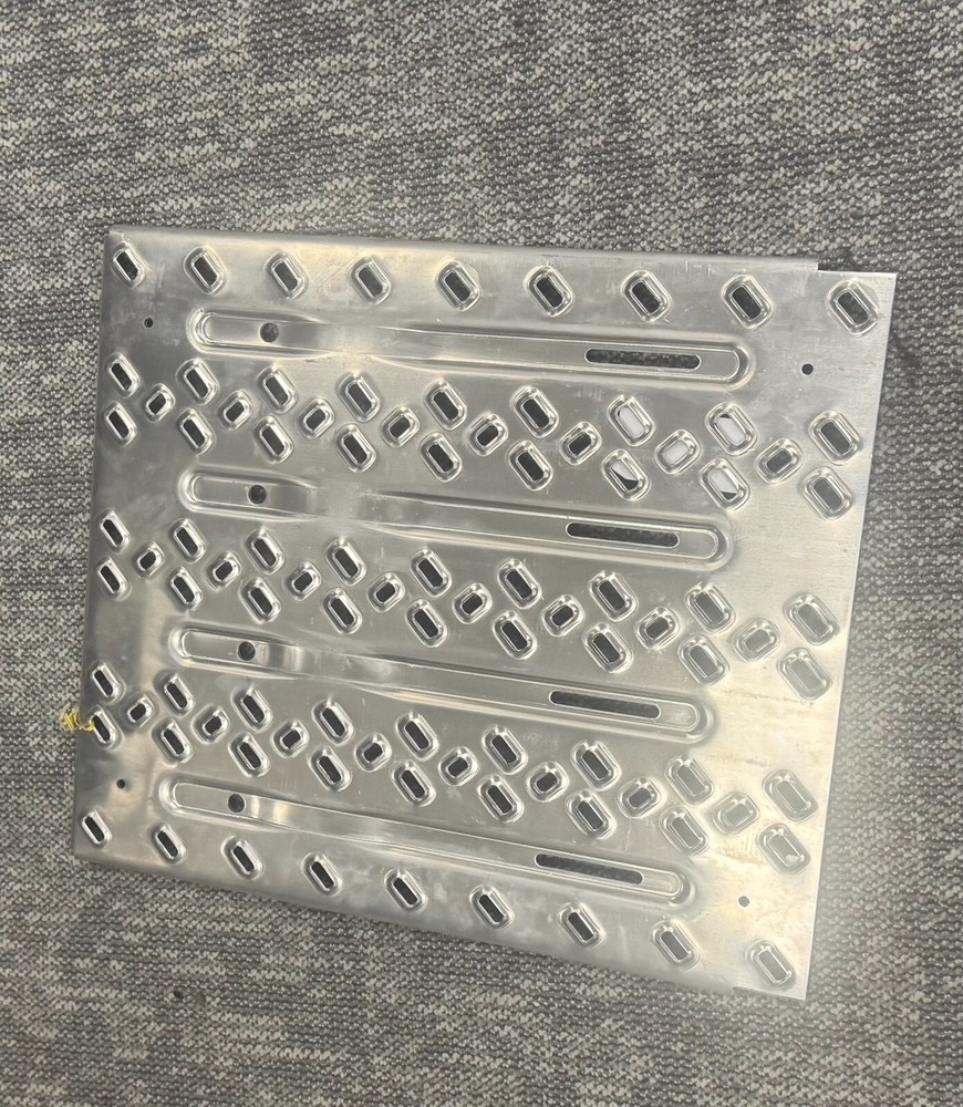 Mack CXU Deckplate - | 21544991