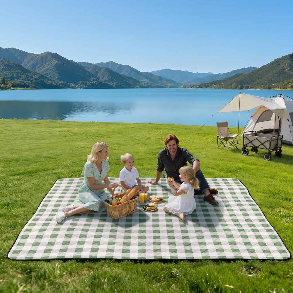 TigeJoy Extra Large Picnic Blanket 6'8" x (Rectangular), Green