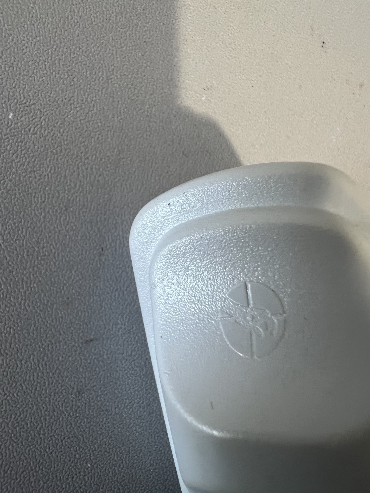 Lot of 100 Security Tags - Anti Theft Sensors Retail Clothing - Pin in Tag