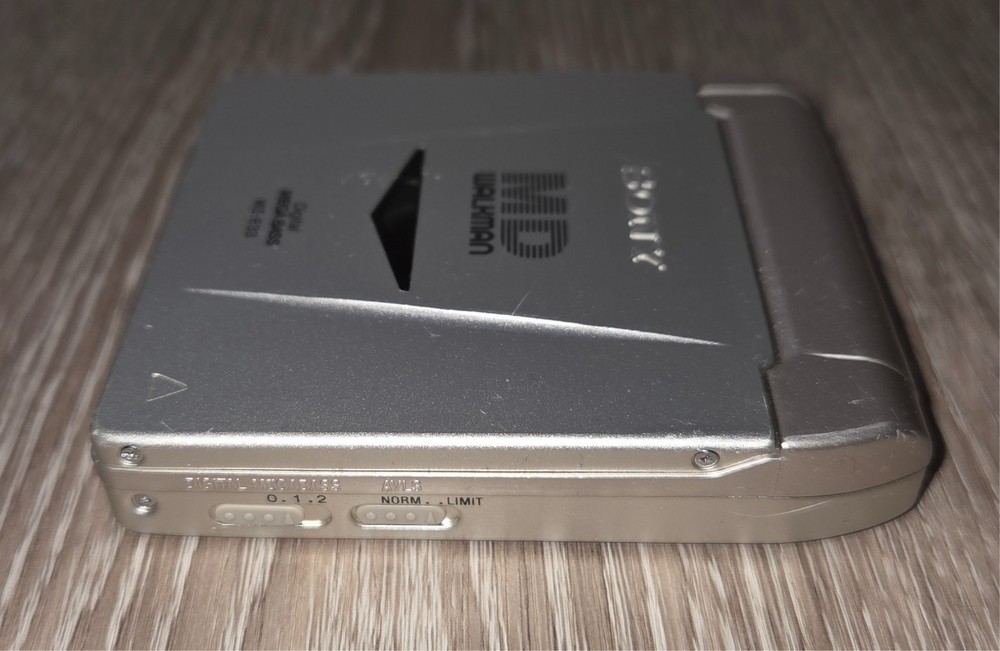 Sony Walkman MiniDisc Player MZ-E33 - Silver - Tested - PLEASE READ