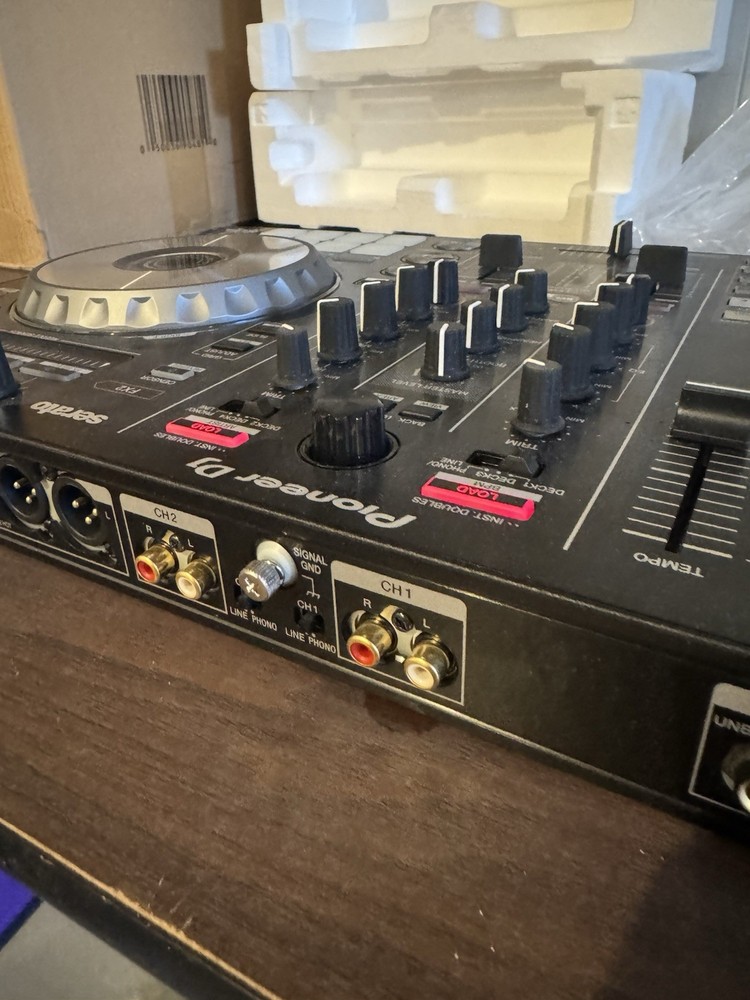 Pioneer DDJ-SR Digital DJ Controller