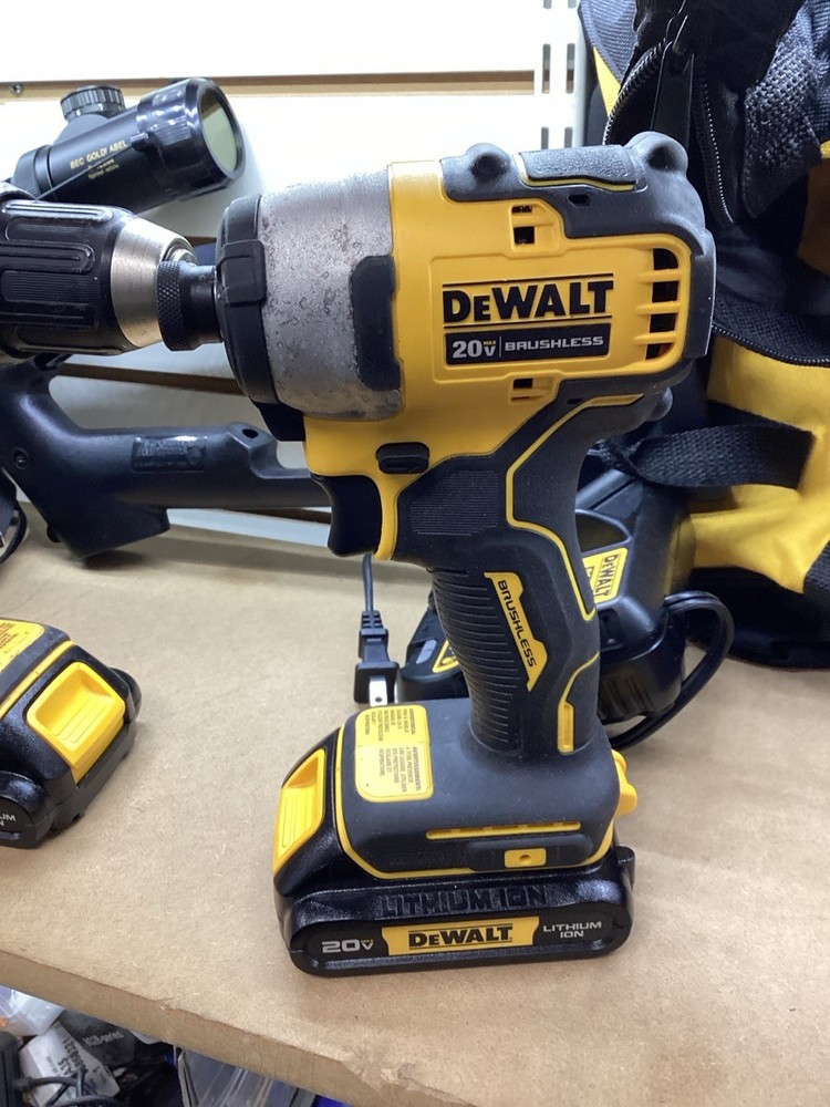 DEWALT IMPACT & DRILL SET (AST005772)