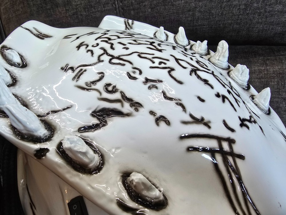 TOP PREDATOR MOTORCYCLE HELMET FIRE STYLE (DOT & ECE CERTIFIED). White, Medium