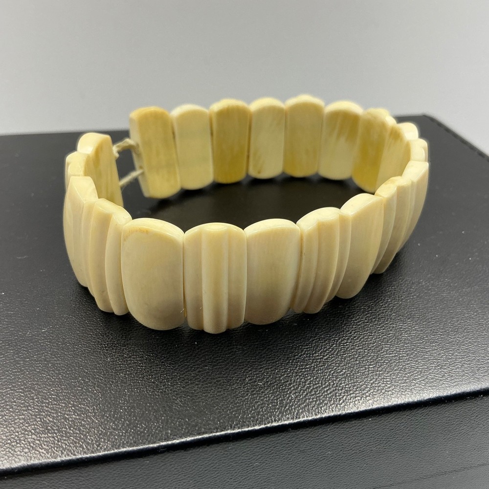 Vintage Bakelite Stretch Bracelet Cream Panel