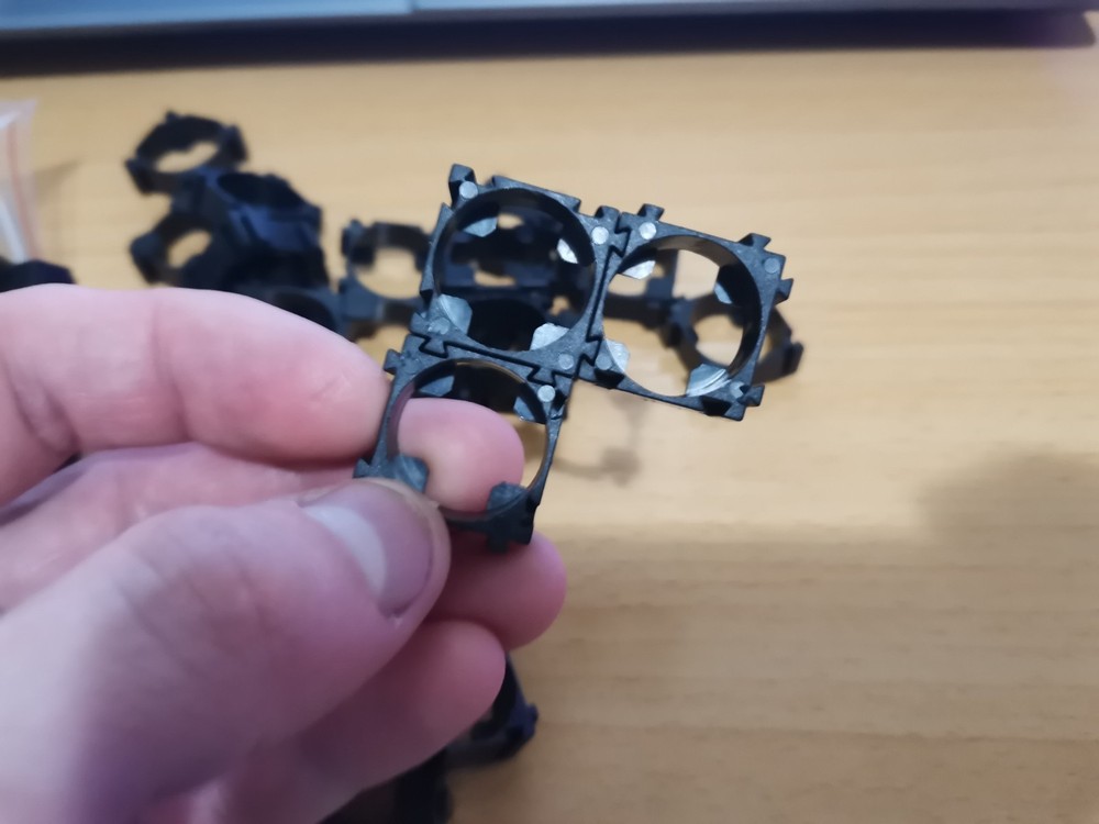 100PCS 18650 Battery Holder Cylindrical Bracket