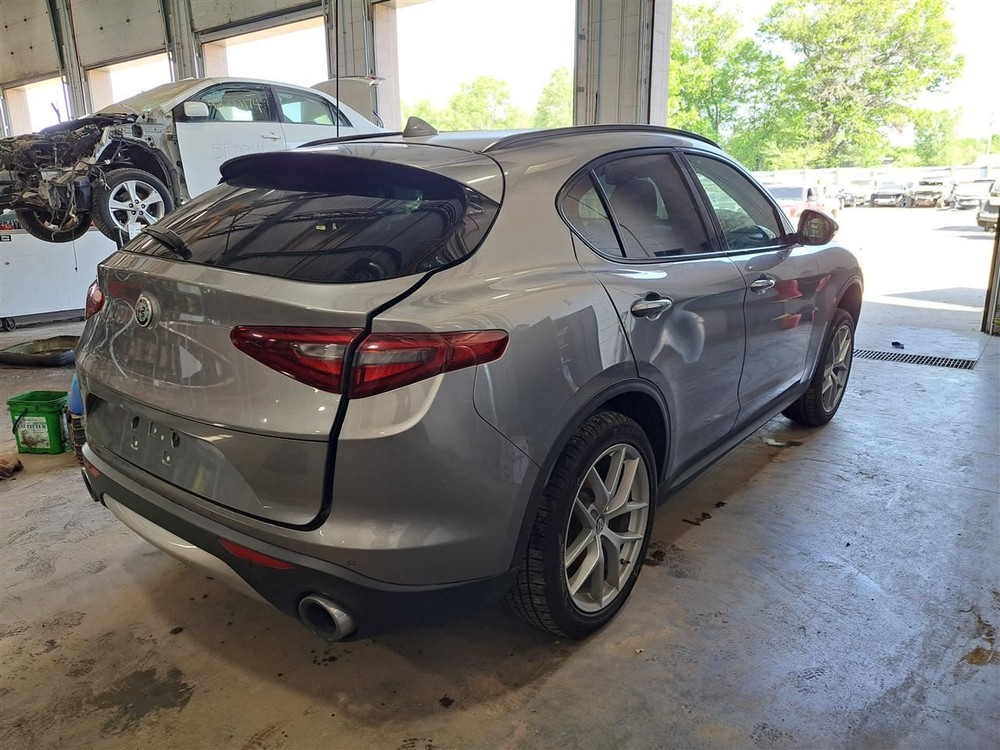 2018 Stelvio Display Screen Sku#4133343