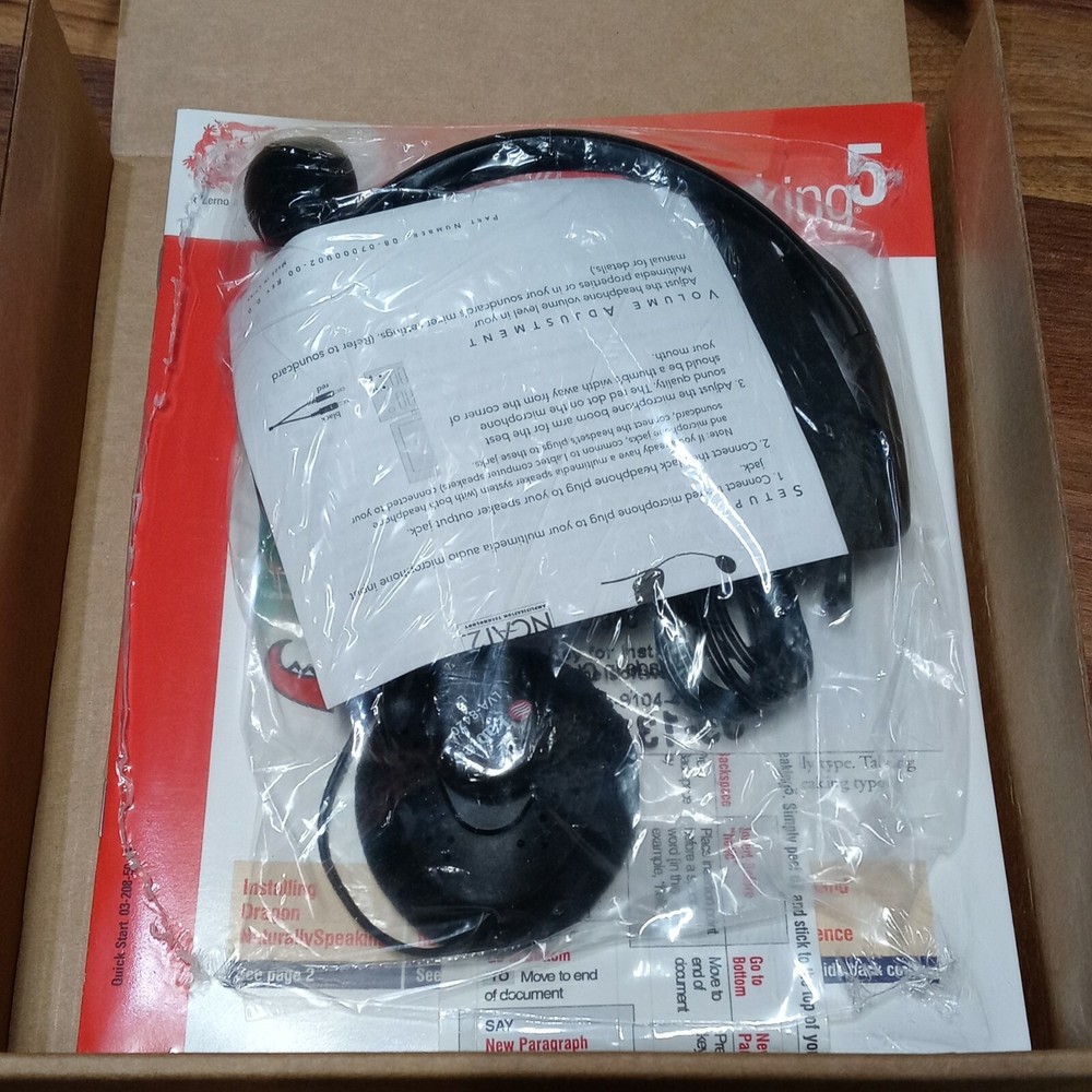 Dragon Naturally Speaking 5 Preferred + Point & Speak Microphone,Headset, CD NIB