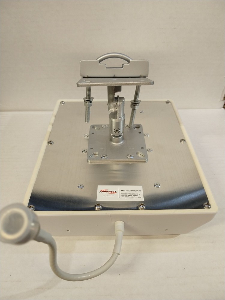 Terrawave Solutions Ventev's Patch Antenna Model #M3070100P11206-B