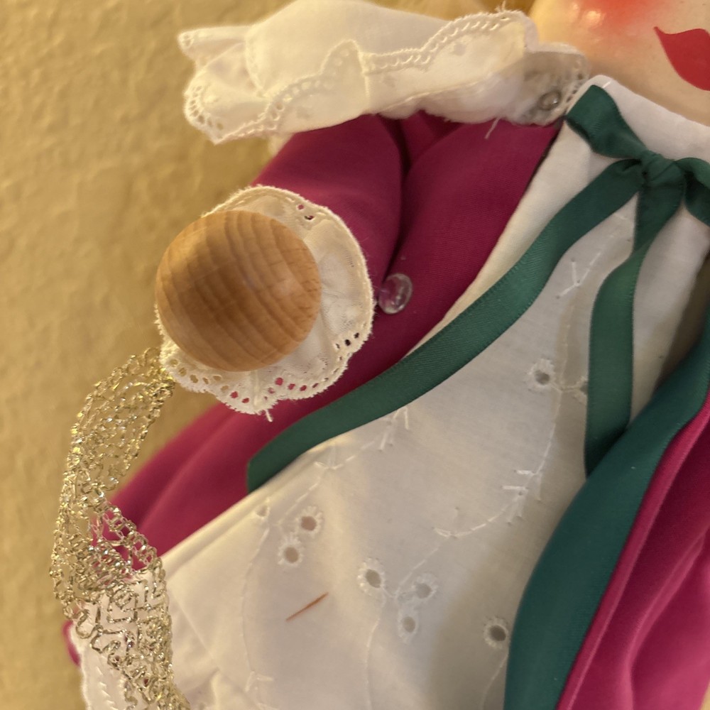 Steinbach 17" Tchaikovsky's Nutcracker Clara 1997 Germany Left Hand Missing READ