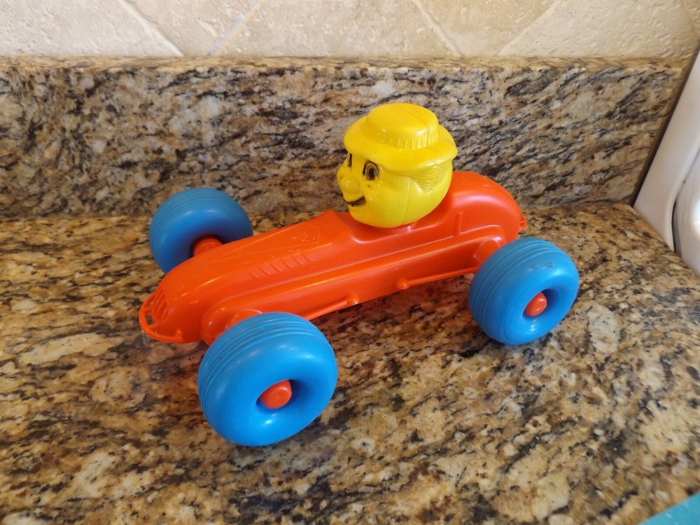 VINTAGE 1960'S CLASSIC CHILDS PULL TOY RACE CAR !!!! CLEAN !!!!
