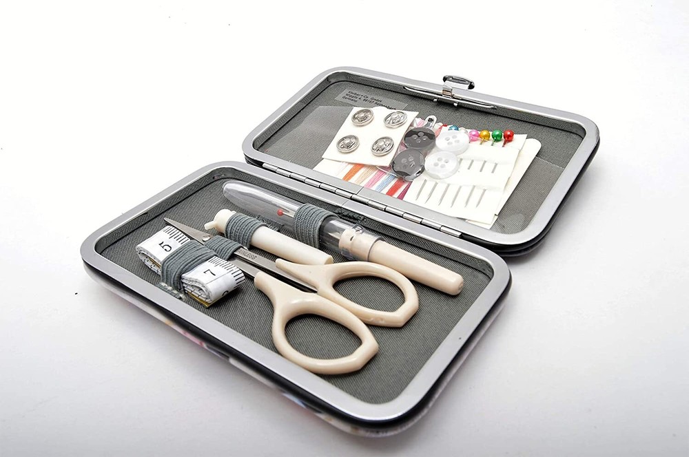 Case 930-22 Travel Sewing Kit Set Needle Thread Needle Set Needles