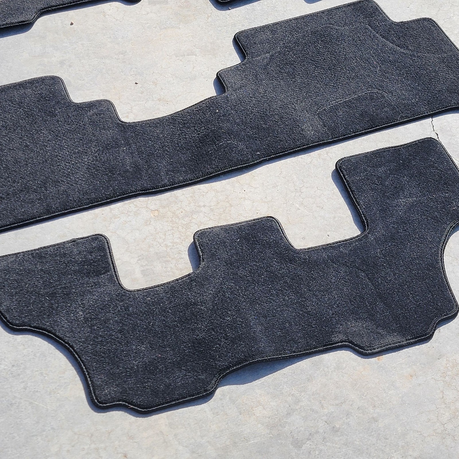 Kia Sorento Floormats Set 3rd Row Floor Mats Black Carpet OEMR5F14 AC040/140