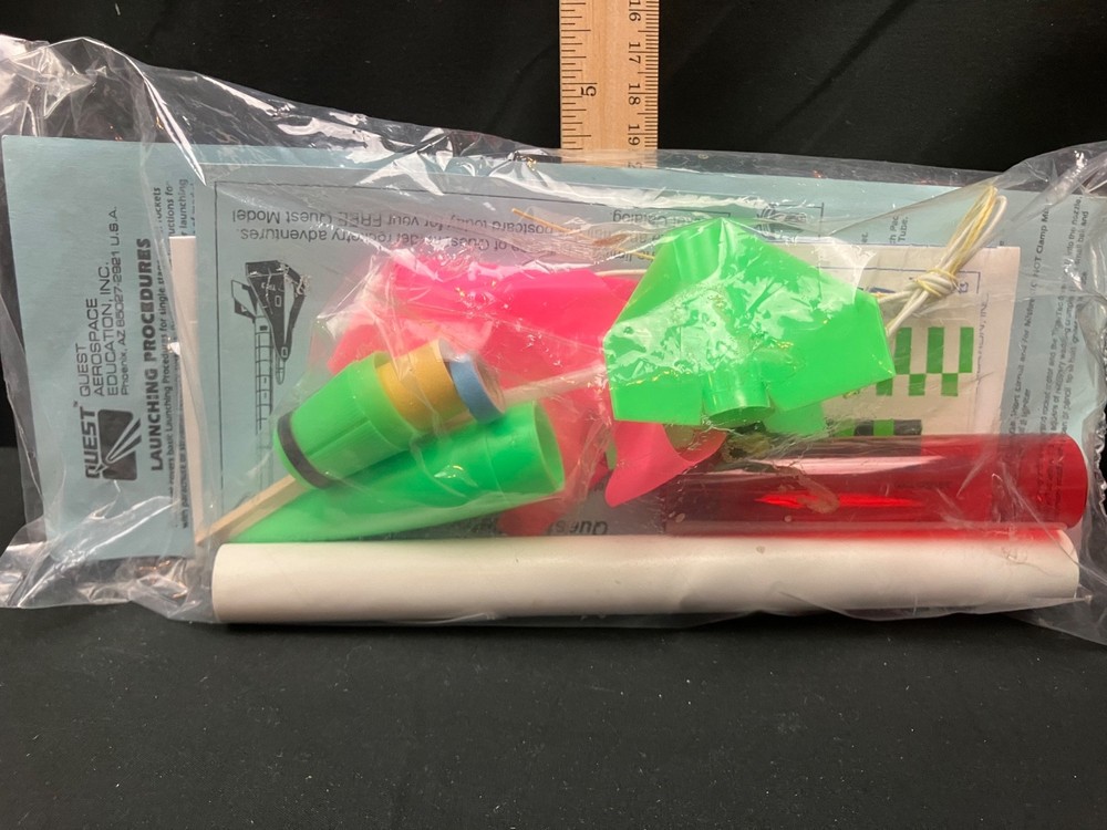 Quest Gamma Ray Payloader - Unique Parts useful for scratch scale models -Sealed