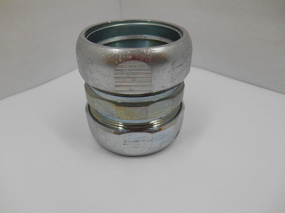 TOPAZ 255 1-1/2" Steel Compression Rigid Coupling