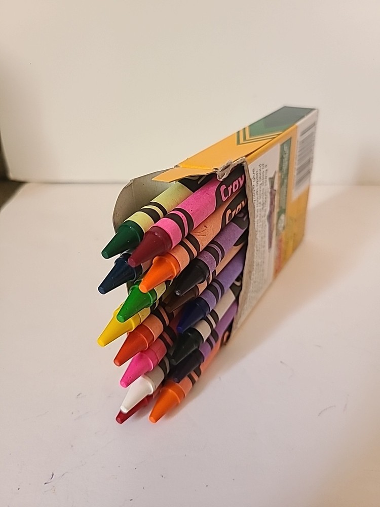 Vintage Crayola Crayons 16 Pack 1999