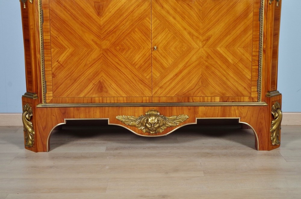 Louis XIV style support cabinet
