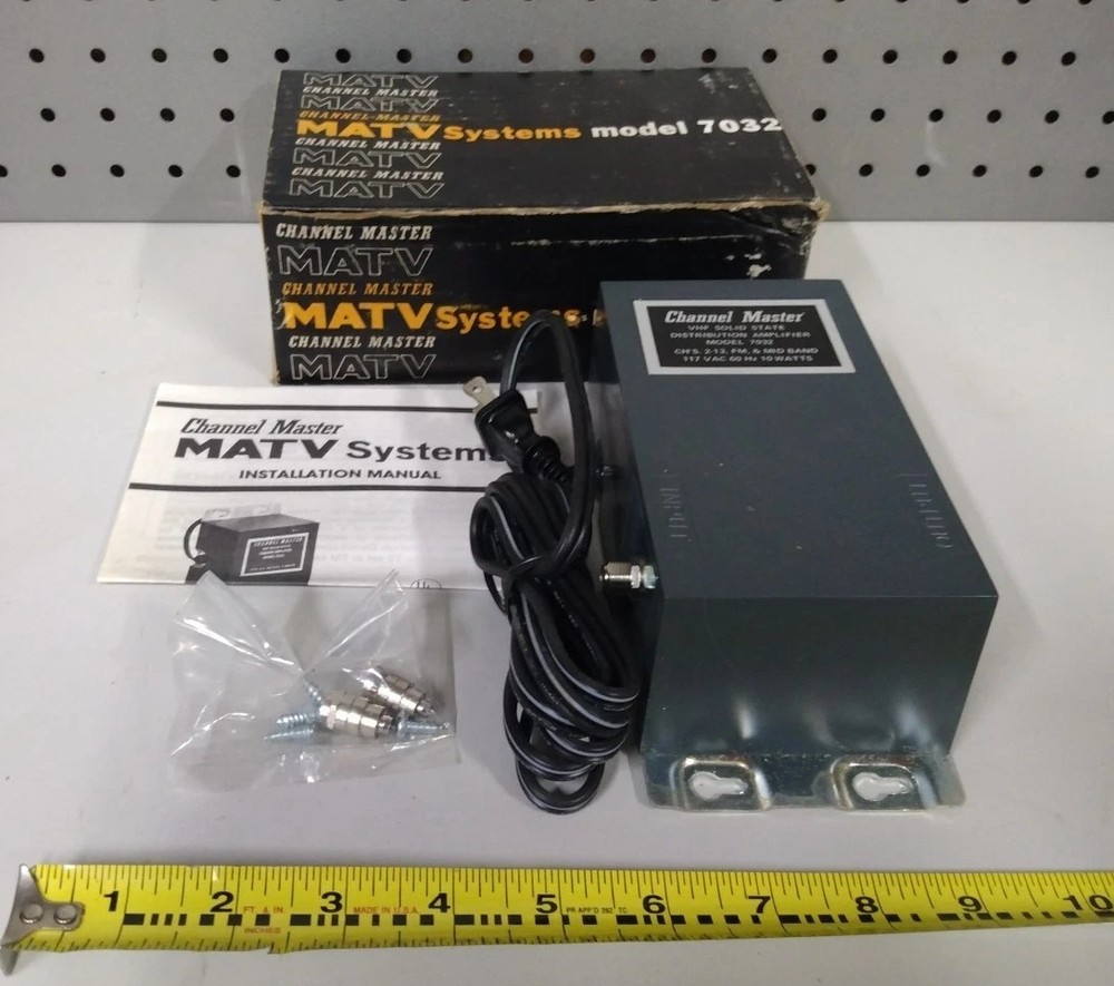Vtg Channel Master MATV VHF Solid State Distribution Amplifier 30 dB Gain