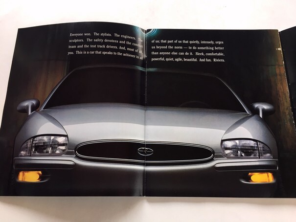 1995 Buick Riviera 20-page Original Car Sales Brochure Catalog