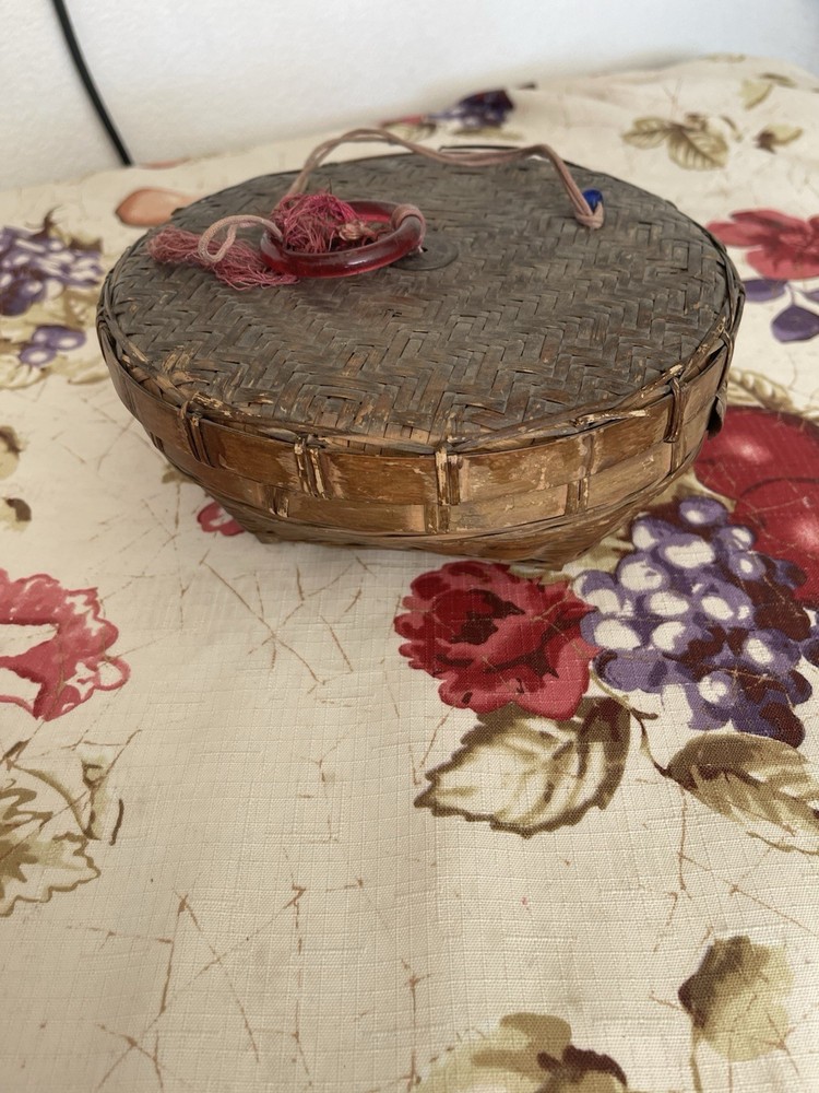 Vtg Sewing  Basket. With Lid