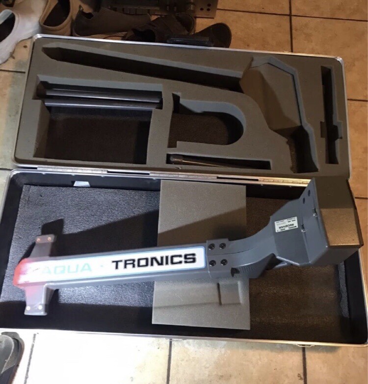 Aqua Tronics Digi-7 Cable Locator Cable Detector With Original Case