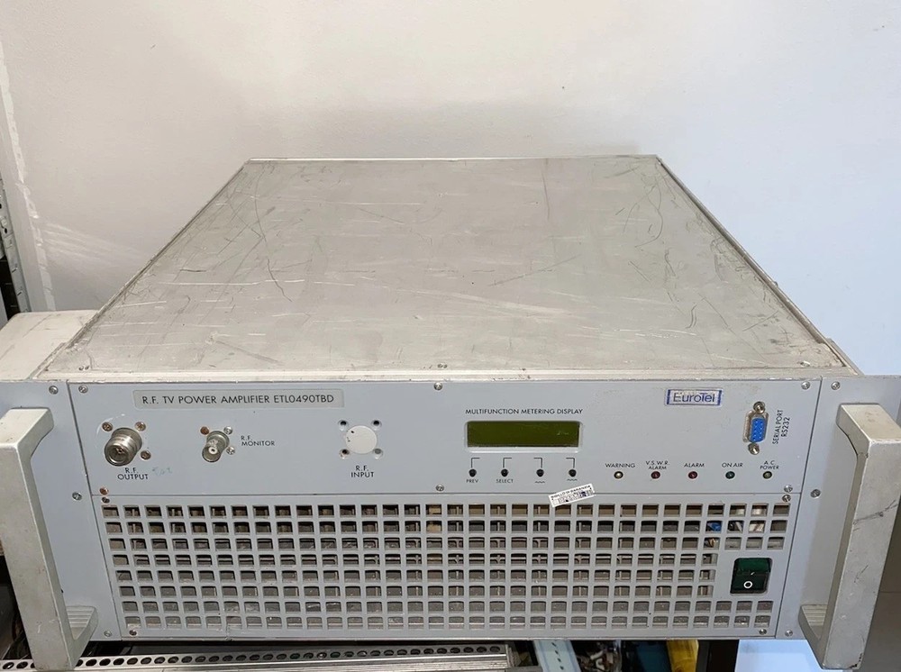 Amplifier 300W Max 50-130Mhz Gain 30Db READ ALL