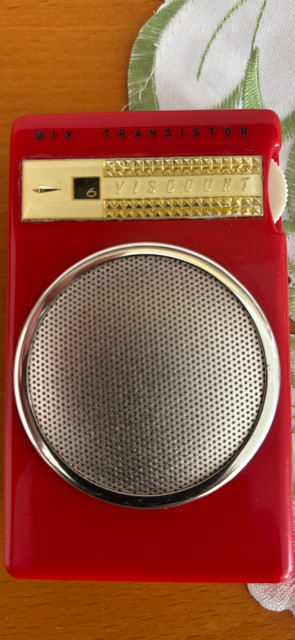 VINTAGE OLD 6 TRANSISTOR RADIO, VISCOUNT MODEL 607, A REAL GEM!!