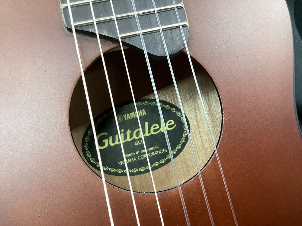 Yamaha GL1 Persimmon Brown Classical Guitar with Soft Case
