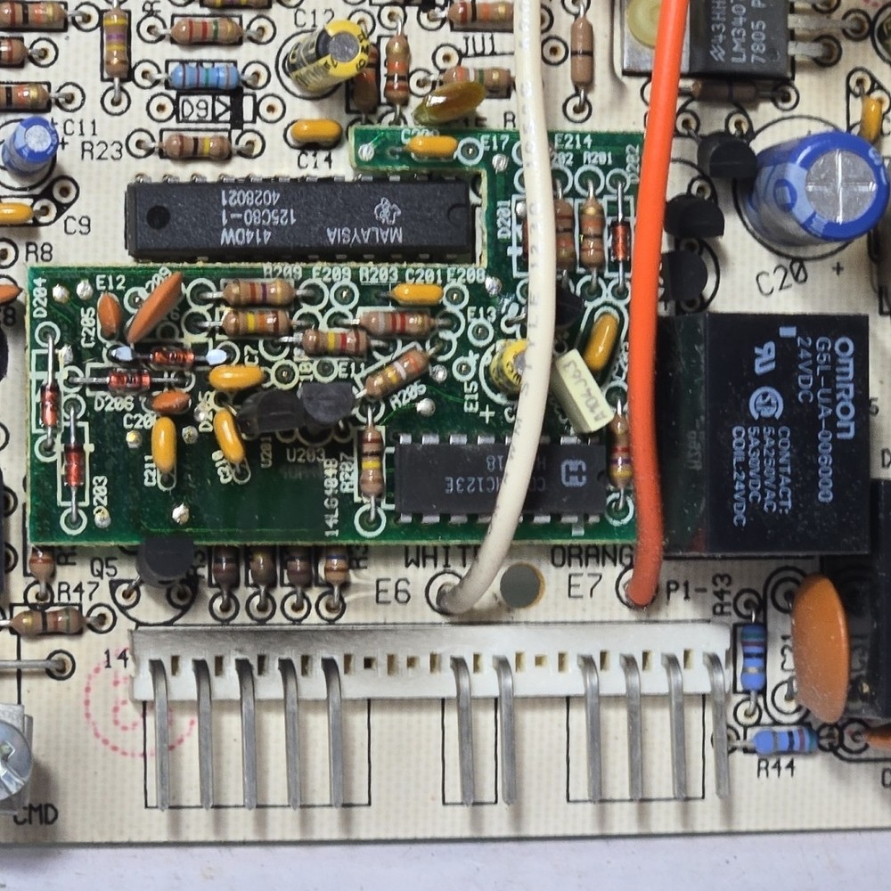 Chamberlain 41A4252-6A LOGIC BOARD GREEN BUTTON ONLY BOARD