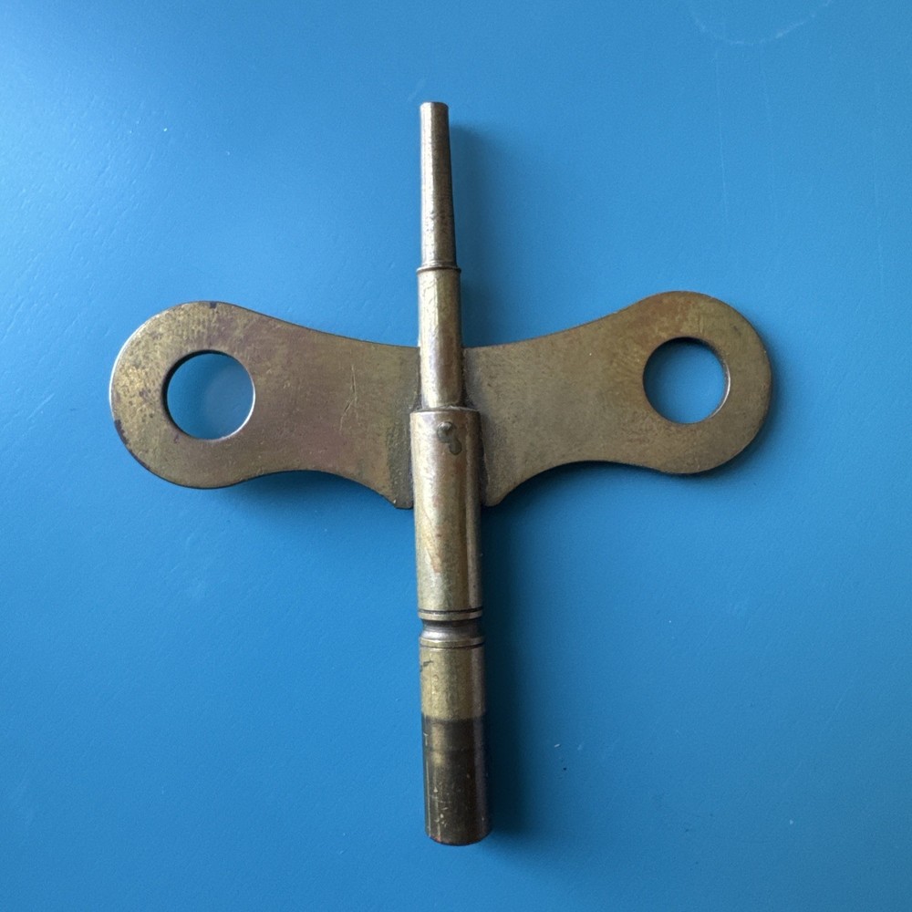 3 Vintage Assorted Clock Keys Free Shipping