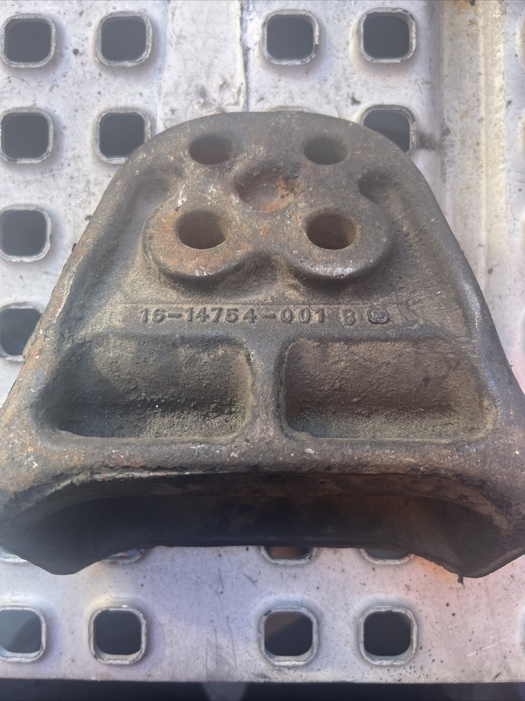FREIGHTLINER AXLE STOP,  MOUNT, BRACKET 16-14754-001 B