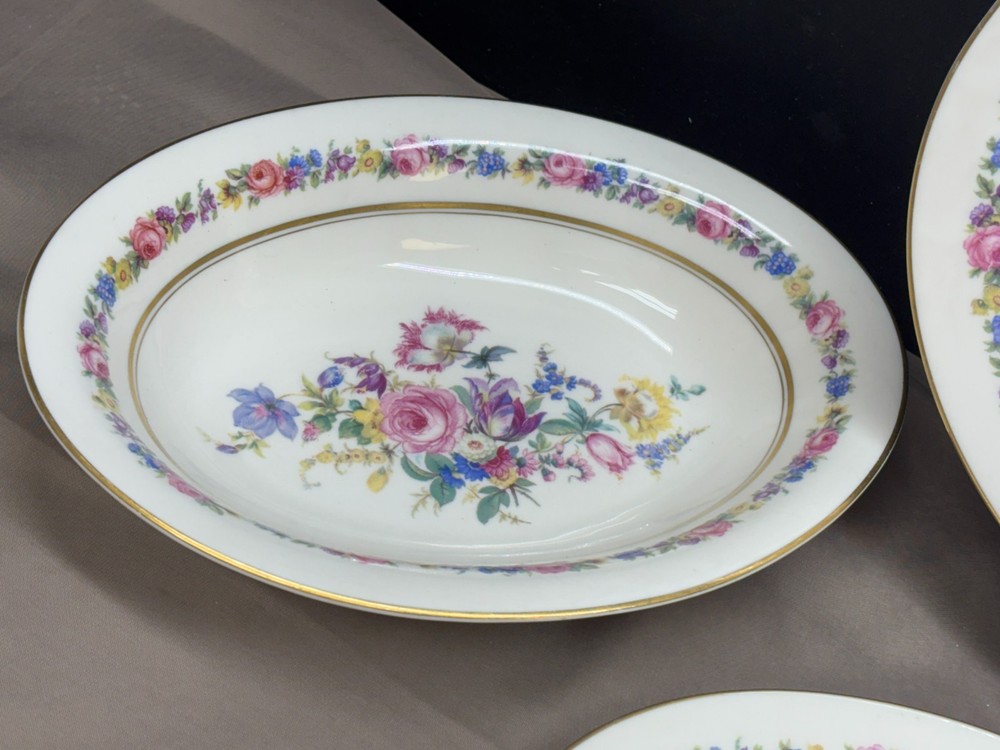 Castleton "CASTLETON MANOR" USA ~ 4 Piece Serving Set: Platters, Bowl, Gravy