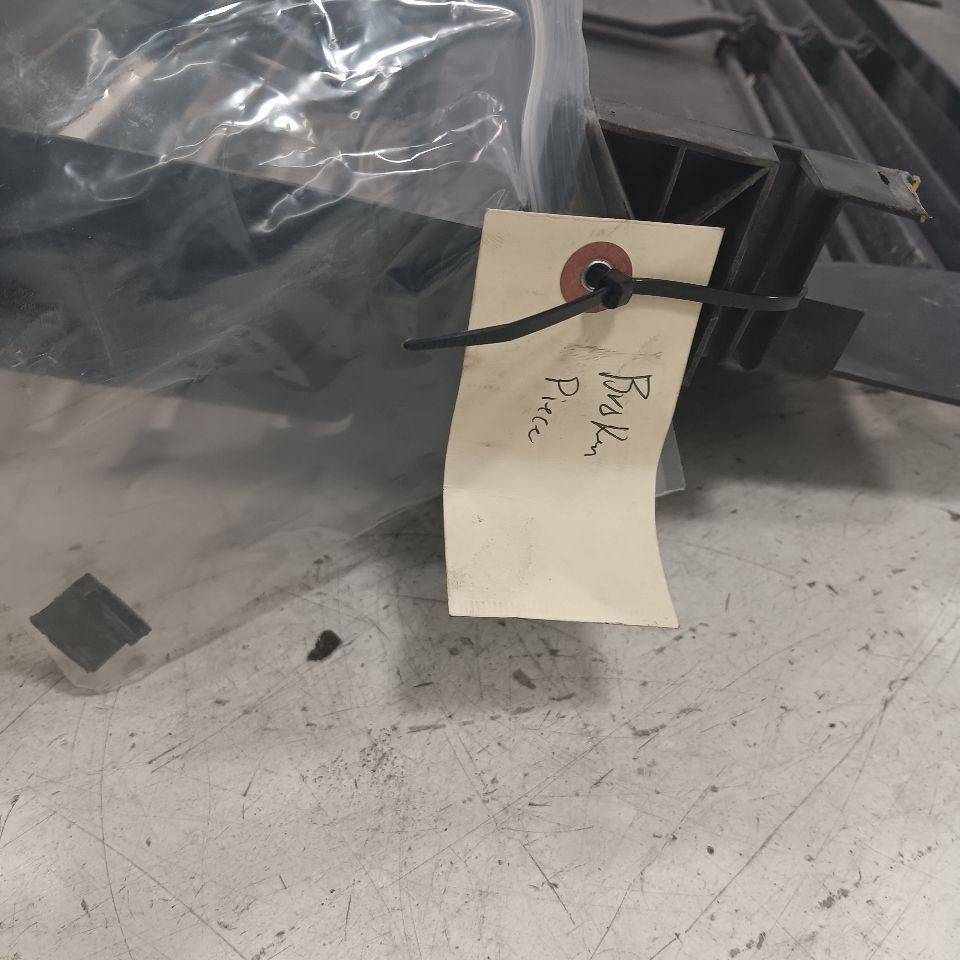 Ford Focus Air Shutter 2018 2017 2016 2015 OEM