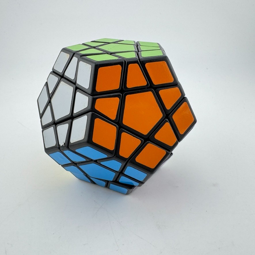 12-Sided Megaminx Magic Twist 3D Puzzle Brain Teaser