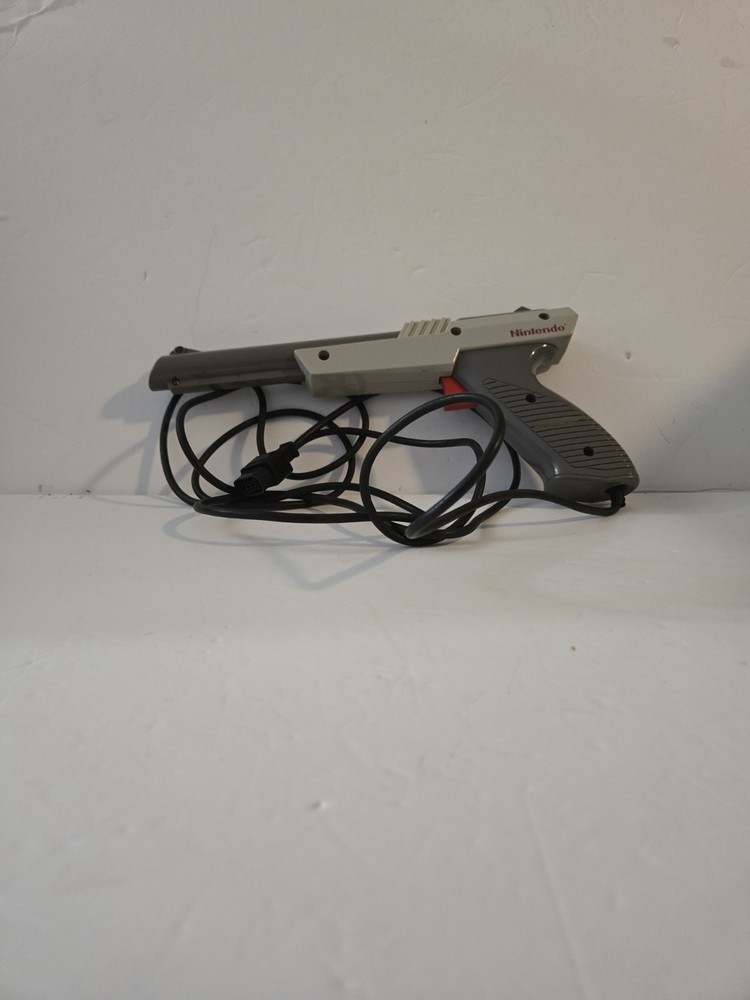 Nintendo Zapper Light Gun Controller Gray/Red Wired for NES Console