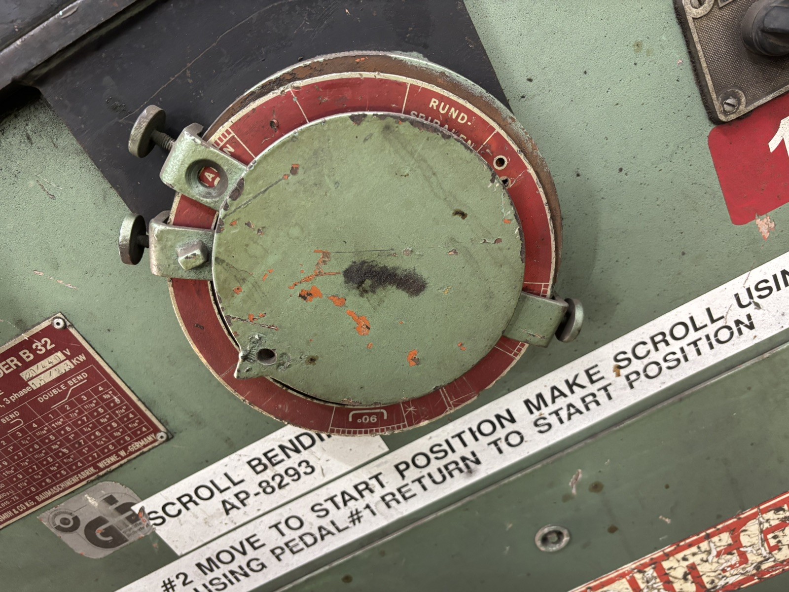 1985 1-1/4" STEINWEG MODEL #B32 REBAR, ROD & BAR ROTARY BENDER