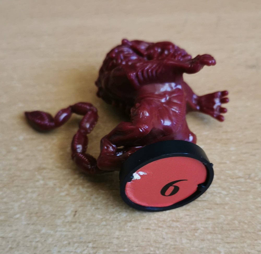 Dark World Game 1 X Manticore with stand Waddingtons 1992