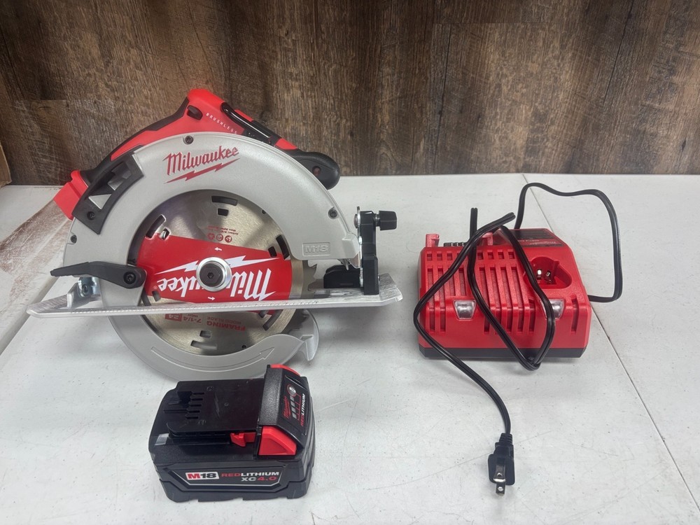 Milwaukee Circular Saw