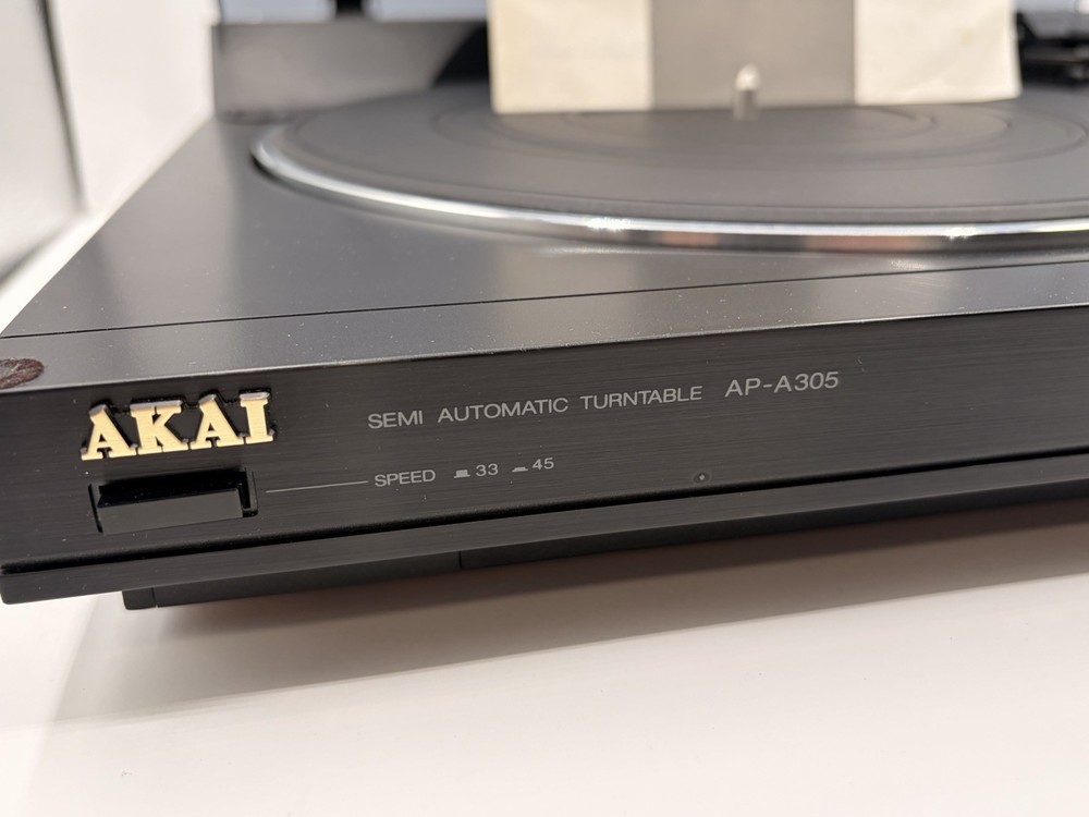 Vintage AKAI Semi Automatic Turntable A305C